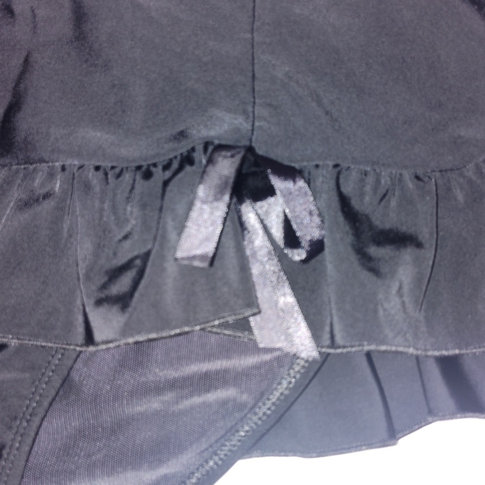 Torrid Swim Skirt Built-in Brief Flirty Ruffle Ribbon Bow Black Women’s 1X - Picture 3 of 6